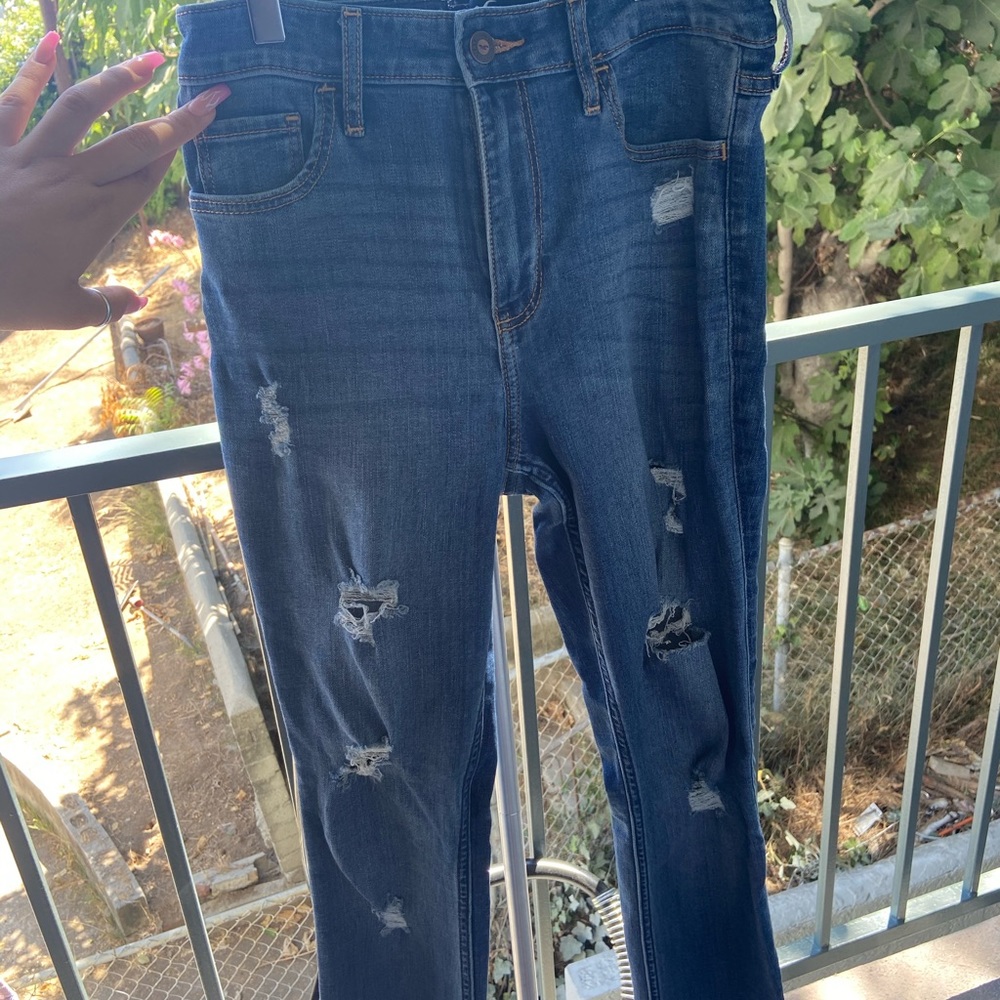 Skinny distressed jeans